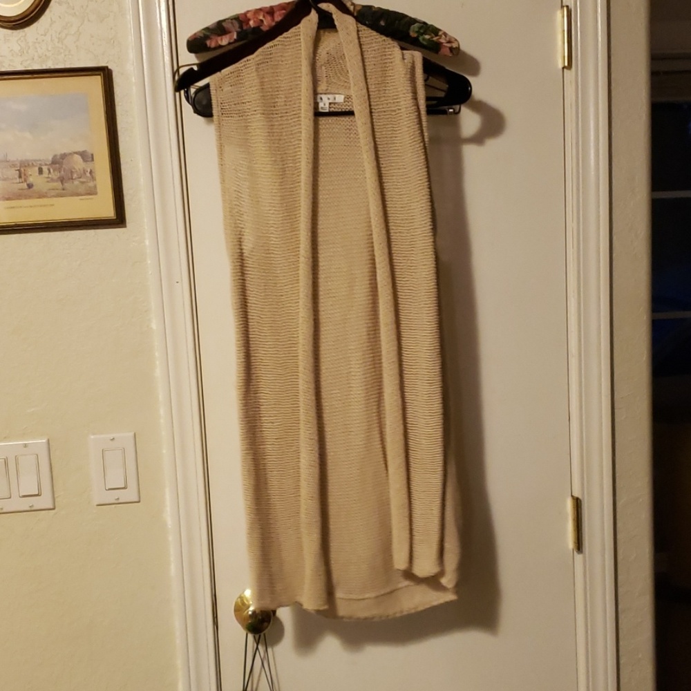 Cabi long sleeveless shall